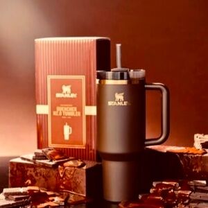 THE CHOCOLATE GOLD QUENCHER H2.0
FLOWSTATE™ TUMBLER | 40 OZ GOLD EXCLUSIVE